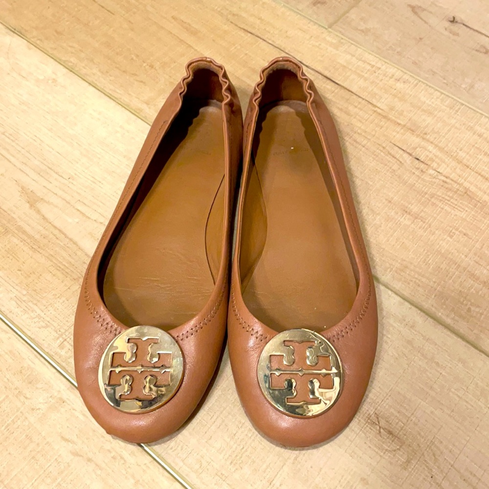 Tory Burch Minnie Travel Ballet Flat, Tan, Size 10